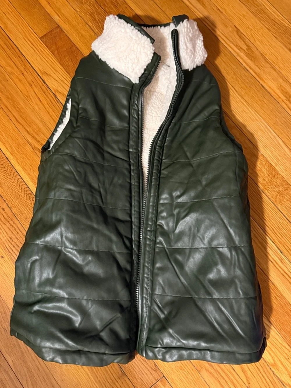 Tuckernuck Beckham reversible vegan leather Cream Sherpa puffer vest small